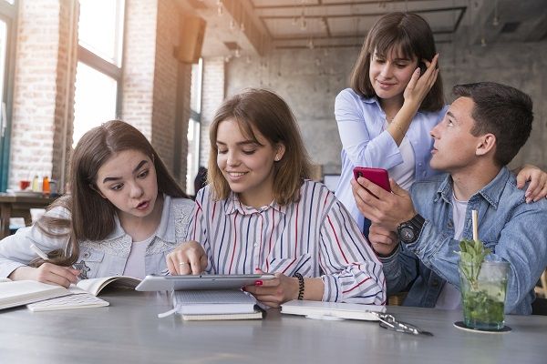 Estudiantes de una escuela de inglés en Irlanda